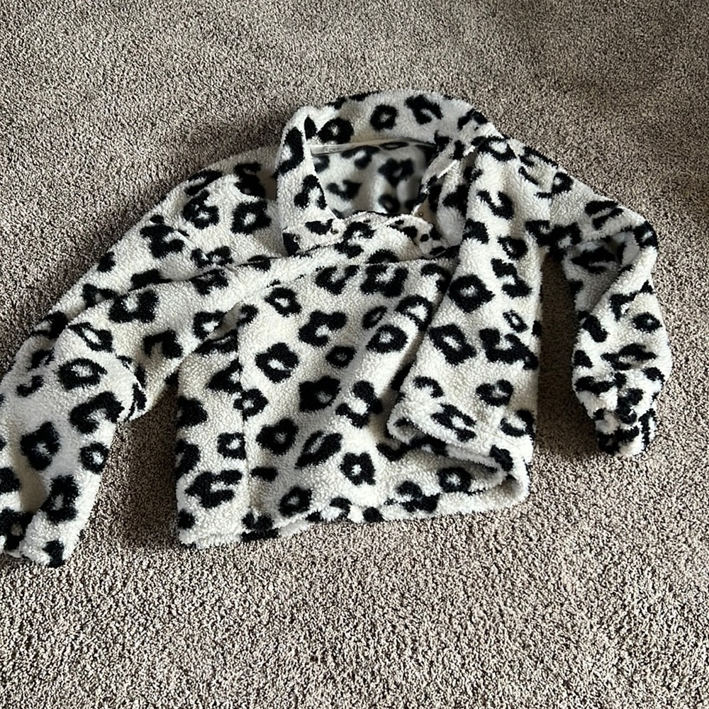 Loft print Sherpa snap collar